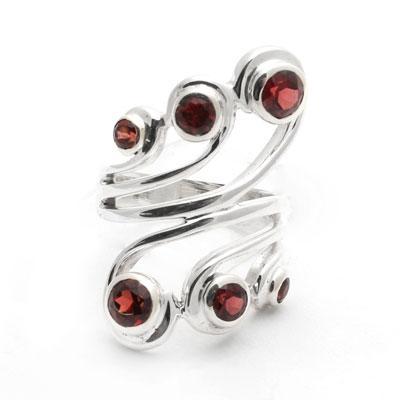 Anel de Prata com Granada.