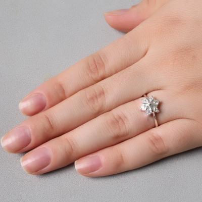 Anel de Prata com Zircônias.