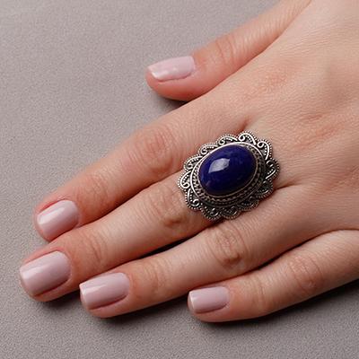 Anel de Prata com Lápis Lázuli.