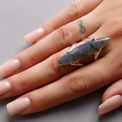 Anel de Prata com Labradorita