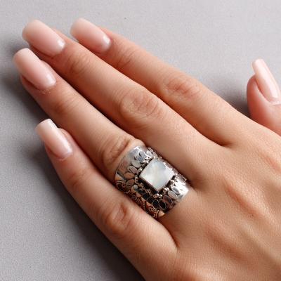 Anel de Prata com Madrepérola