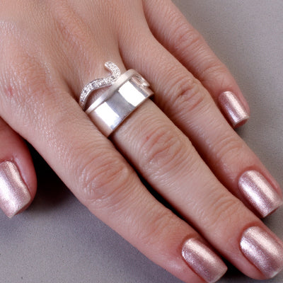 Anel  de  Prata com Zircônias