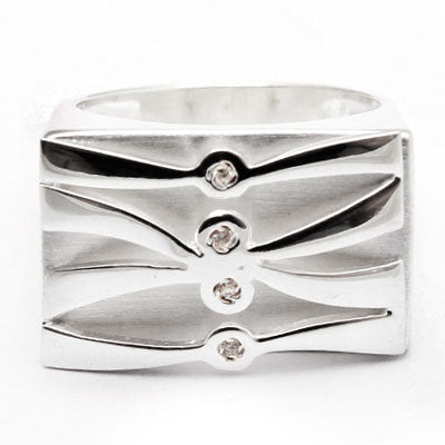 Anel de Prata com Zircônias