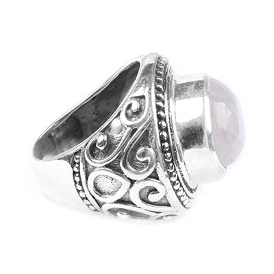 Anel de Prata com Pedra da Lua.