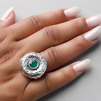 Anel de Prata com Esmeralda