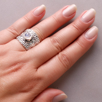 Anel de Prata com Pedra da Lua