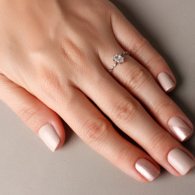 Anel de Prata Solitário.