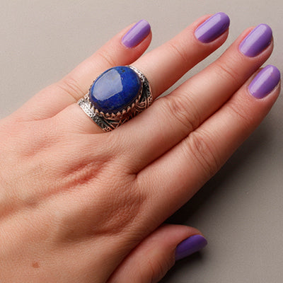 Anel de Prata com Lápis Lázuli.