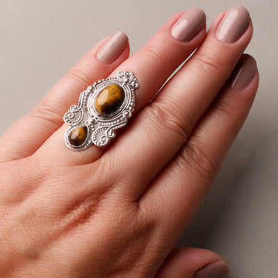 Anel de Prata com Olho de Tigre