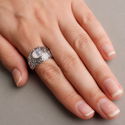 Anel de Prata com Pedra da Lua