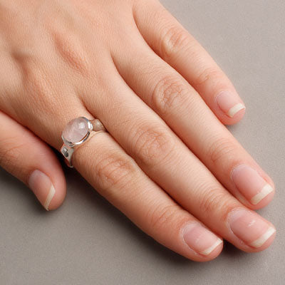 Anel de Prata com Quartzo Rosa