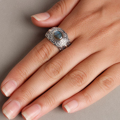 Anel de Prata com Labradorita