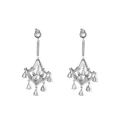 Brinco de Prata com Zircônias e Banho de Ródio.