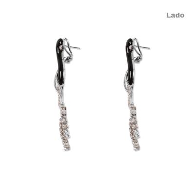 Brinco de Prata com Zircônias e Banho de Ródio.