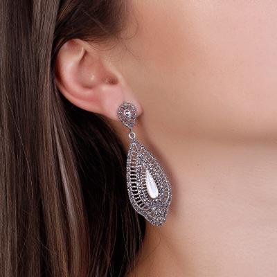 Brinco de Prata com Madrepérola e Marcassitas.