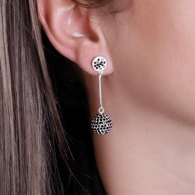 Brinco de Prata com Zircônias.