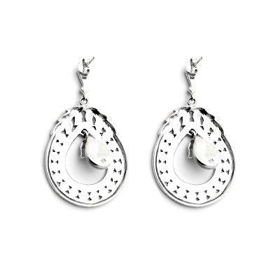 Brinco de Prata com Madrepérola e Marcassitas.