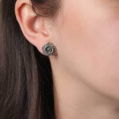 Brinco de Prata Flor com Marcassitas.