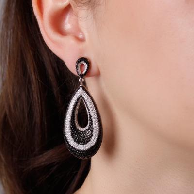 Brinco de Prata com Ônix.