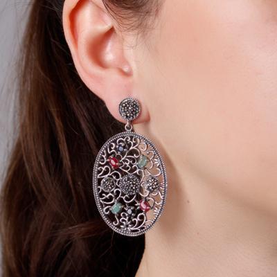 Brinco de Prata com Pedras.