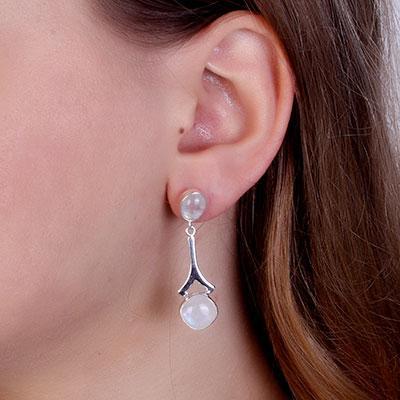 Brinco de Prata com Pedra da Lua