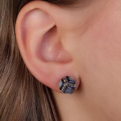 Brinco de Prata com Madrepérola.