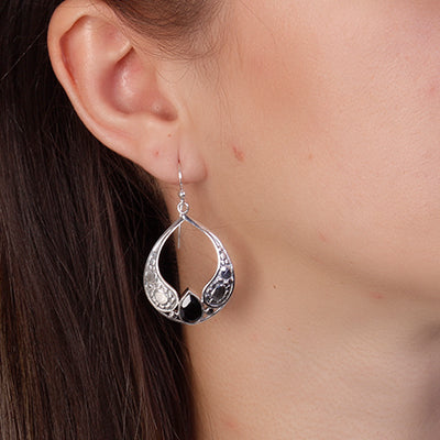 Brinco de Prata com Ônix