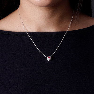 Gargantilha de Prata Coração