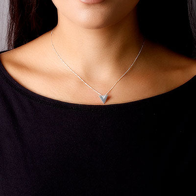 Gargantilha de Prata Triângulo