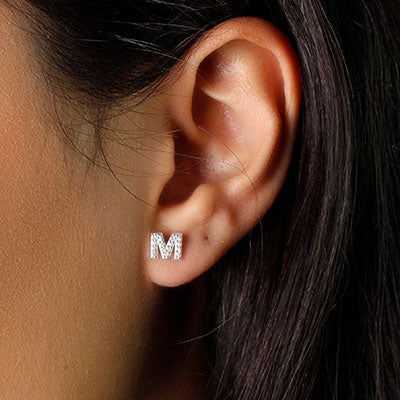 Brinco de Prata Letra