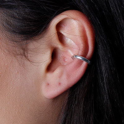 Piercing de Prata Pressão para Orelha.