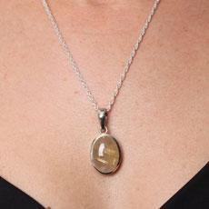 Pingente de Prata com Cristal Rutilado e Banho de Ródio.