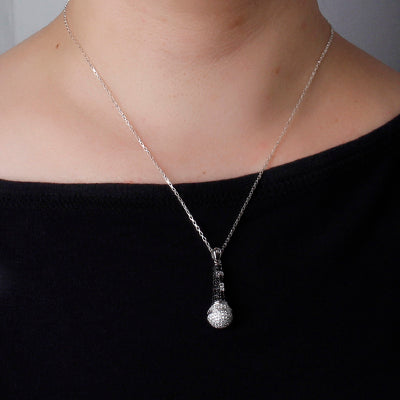 Pingente de Prata Microfone com Zircônias.