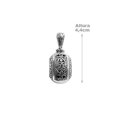 Pingente de Prata Trabalhado.