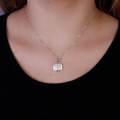 Pingente de Prata Nossa Senhora das Graças.