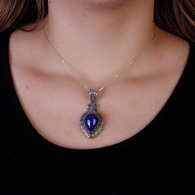 Pingente de Prata com Lápis Lázuli.