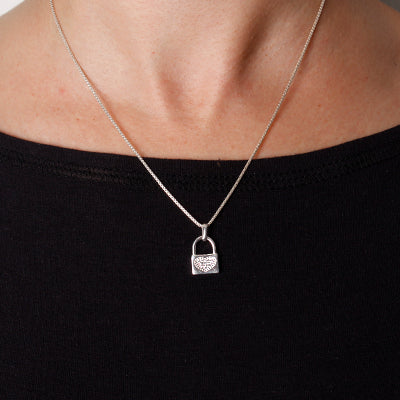Pingente de Prata Cadeado.