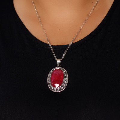Pingente de Prata com Rubi.