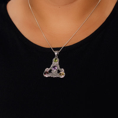 Pingente de Prata com Pedras