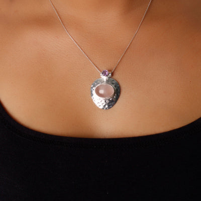 Pingente de Prata com Quartzo Rosa