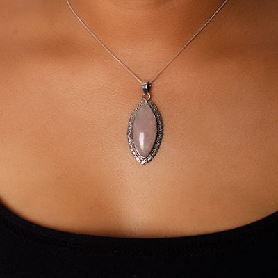 Pingente de Prata com Quartzo Rosa