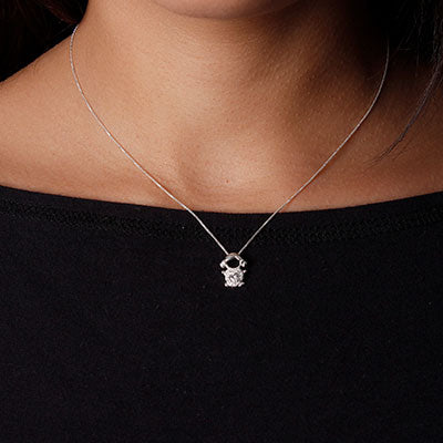 Gargantilha de Prata com Menina