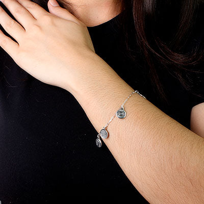 Pulseira de Prata com Pingentes