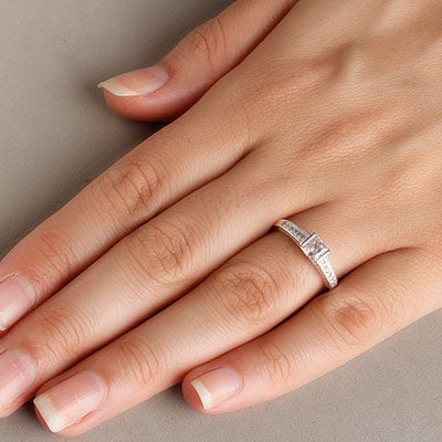 Anel de Prata com Zircônias 