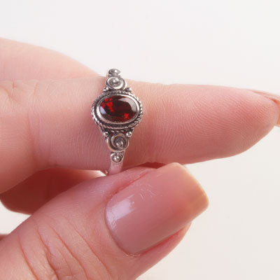 Anel de Prata com Granada - 65643