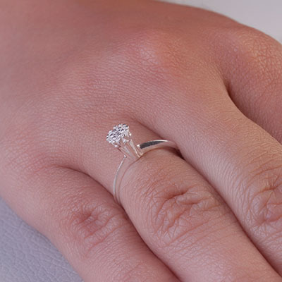 Anel de Prata com Zircônias - 68222