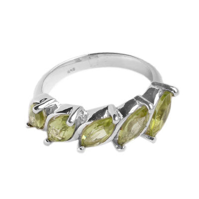Anel de Prata com Peridoto