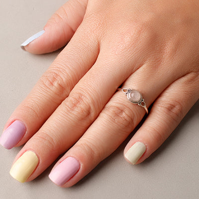 Anel de Prata com Quartzo Rosa. 