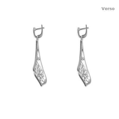 Brinco de Prata com Zircônias e Banho de Ródio.