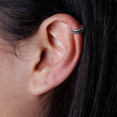 Piercing de Prata Pressão para Orelha.